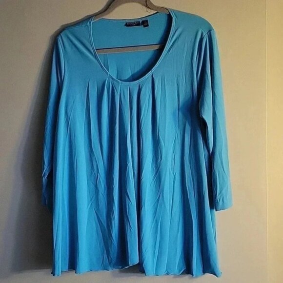 Effortless Style Size Large Peekabook Top - Picture 1 of 3